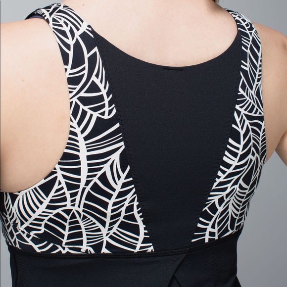 Lululemon Athletica Run: Ta Ta Topper Black/Pretty Palm Angel Wing Tank size 6 - Picture 6 of 15